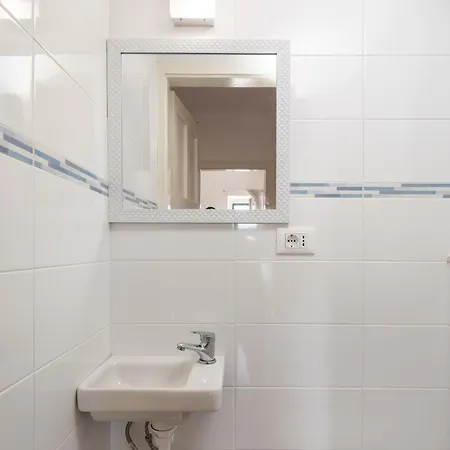 Top Spot Apartment *